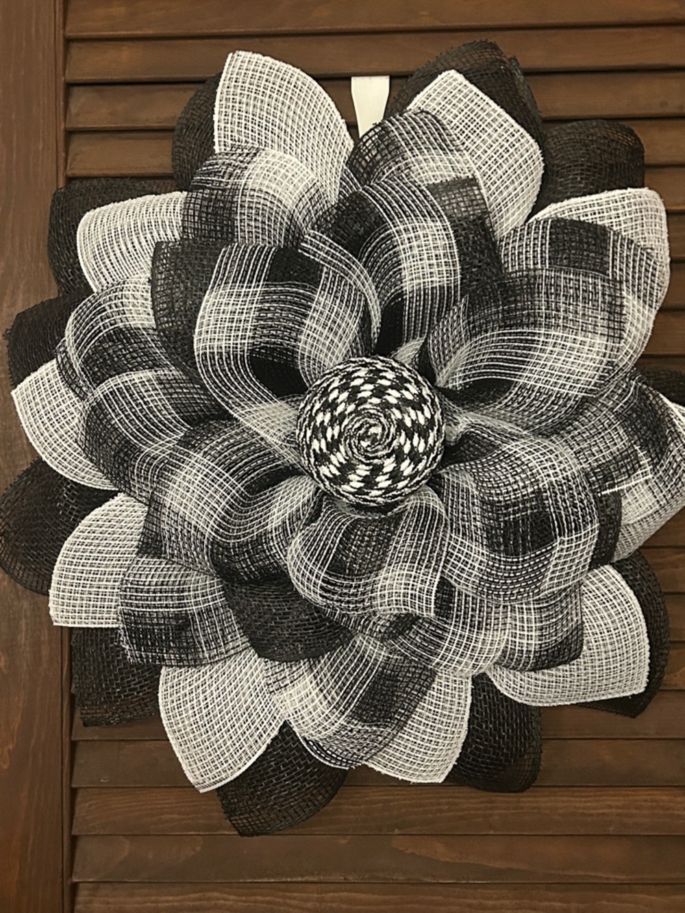 Black & White Mesh Flower Wreath Accent